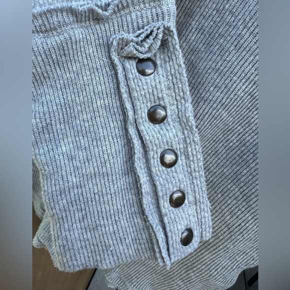 We The Free | Killers Turtle Neck | Form Fitting | Button Detail | Gray | Size S - Picture 5 of 5